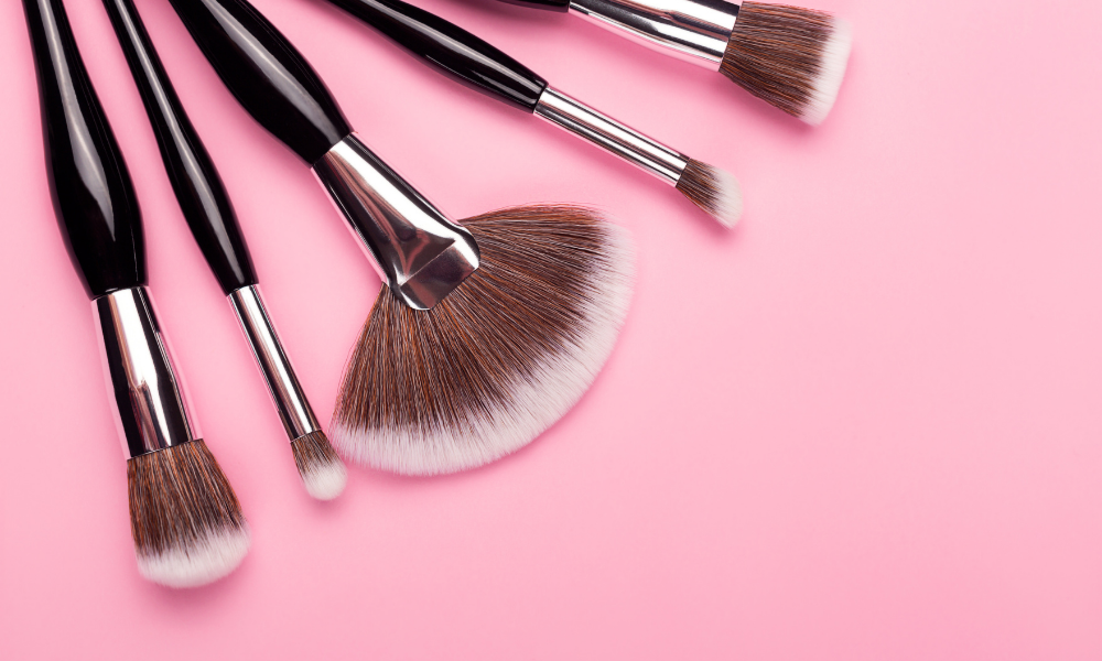Cómo limpiar y cuidar tus brochas de maquillaje de forma fácil y rápida